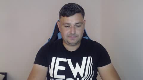 Snapshot of just_a_nice_guy_27 chatting on 09-19-25, 11:22 Alex online show from 09-19-25, 11:22