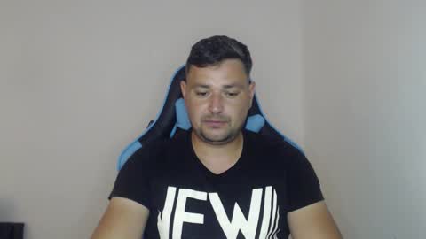 Snapshot of just_a_nice_guy_27 chatting on 09-22-25, 11:23 Alex online show from 09-22-25, 11:23