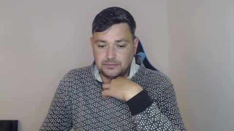 Snapshot of just_a_nice_guy_27 chatting on 10-05-25, 11:30 Alex online show from 10-05-25, 11:30