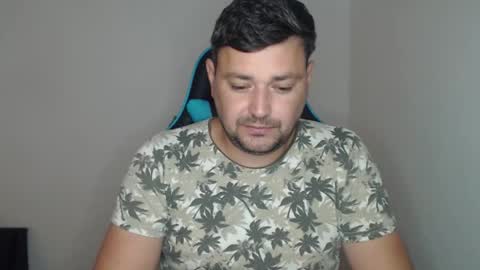 Snapshot of just_a_nice_guy_27 chatting on 10-16-25, 11:22 Alex online show from 10-16-25, 11:22