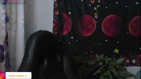 Snapshot of just_katiex chatting on 01-10-25, 11:39 Sofia online show from 01-10-25, 11:39