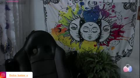 Snapshot of just_katiex chatting on 01-28-25, 03:25 Sofia online show from 01-28-25, 03:25