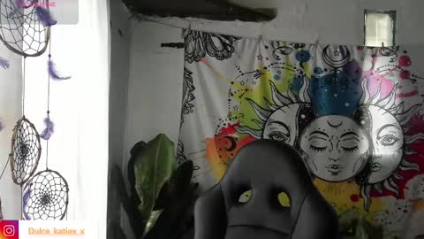 Snapshot of just_katiex chatting on 02-12-25, 07:35 Sofia online show from 02-12-25, 07:35