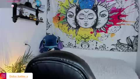 Snapshot of just_katiex chatting on 11-08-25, 12:22 Sofia online show from 11-08-25, 12:22