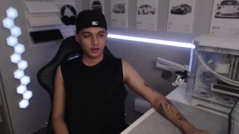 Snapshot of justagamerxxx chatting on 12-04-25, 07:11 Rhys online show from 12-04-25, 07:11