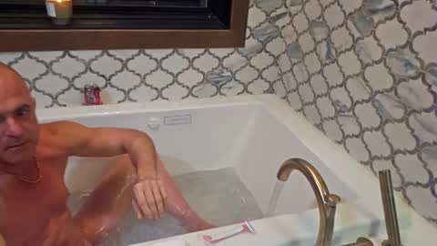 Tohiptwoquit online show from 03-02-26, 05:19