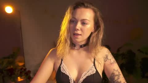 Snapshot of justbarbie chatting on 06-10-26, 03:33 Alexa online show from 06-10-26, 03:33