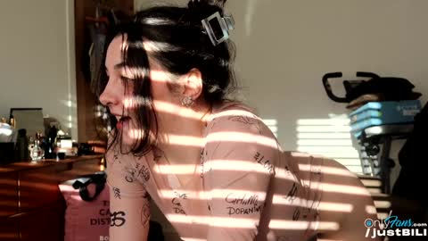 Snapshot of justbecauseiloveit chatting on 01-30-25, 10:08 Billie B William online show from 01-30-25, 10:08