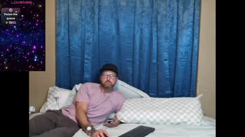 Snapshot of justhavingfunfucking chatting on 05-12-26, 01:25 justhavingfunfucking online show from 05-12-26, 01:25