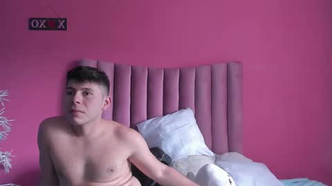 Snapshot of justin_jazmin chatting on 01-09-25, 07:50 JUSTIN Y JAZMIN online show from 01-09-25, 07:50