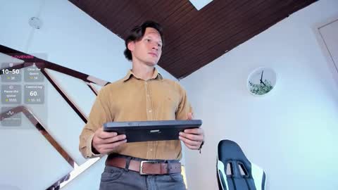 Justin  online show from 02-10-26, 07:40