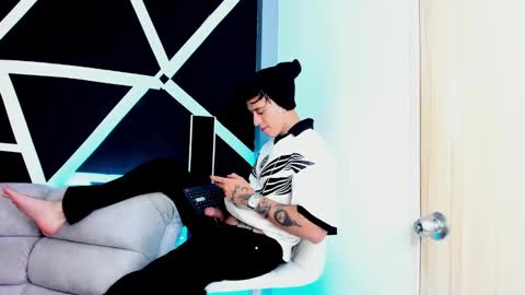 justinfuller_31 online show from 09-11-25, 07:14