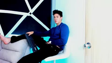 justinfuller_31 online show from 09-19-25, 07:03