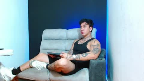 justinfuller_31 online show from 06-06-26, 02:27
