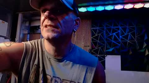 Snapshot of justinmoore1987 chatting on 06-03-26, 06:27 justinmoore1987 online show from 06-03-26, 06:27