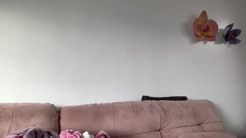 Jess online show from 04-17-26, 01:30