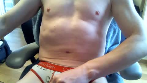 Justkelk12bi1 online show from 05-20-26, 09:04