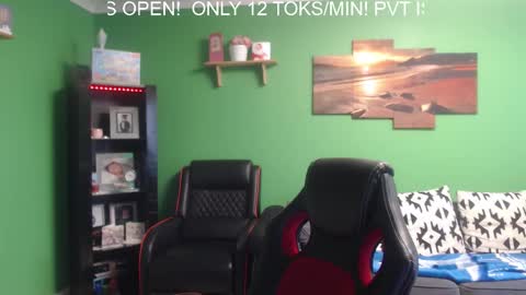 Justme online show from 12-25-24, 03:49