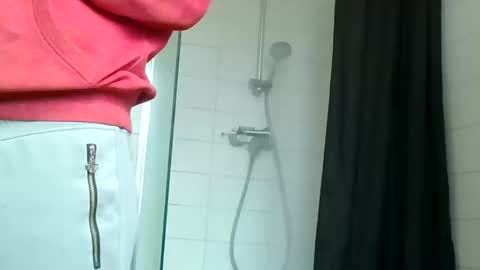 justmehere077 online show from 12-18-24, 11:24