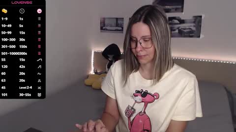 Julie online show from 09-19-25, 03:52