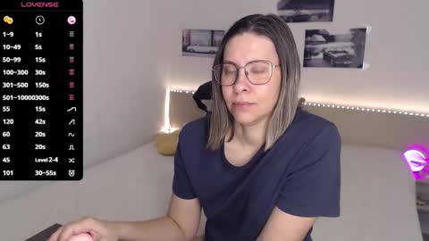 Julie online show from 04-03-26, 03:59