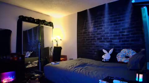 Eetantungfuk Mias online show from 12-13-24, 11:23