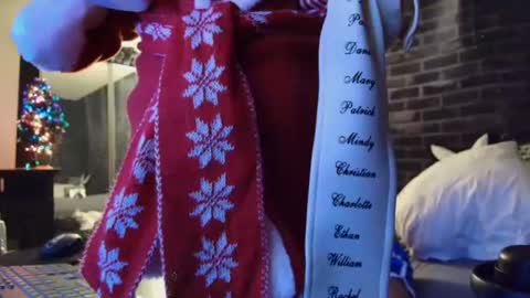 Eetantungfuk Mias online show from 12-17-24, 08:45