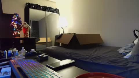 Eetantungfuk Mias online show from 12-17-24, 09:27