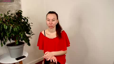 Snapshot of juu_jaa chatting on 02-06-25, 09:06 Juja and Kira online show from 02-06-25, 09:06