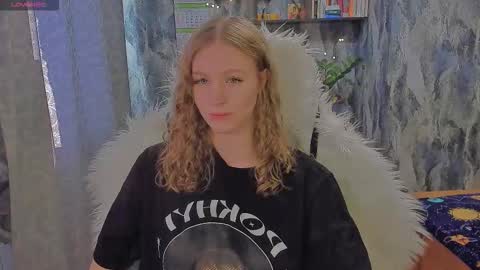 Snapshot of juxxxsybunx chatting on 09-30-25, 11:15 Juxsy online show from 09-30-25, 11:15