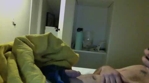 Snapshot of jwill10000 chatting on 12-16-24, 10:08 J and Sugar snap pea online show from 12-16-24, 10:08