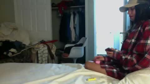 Snapshot of jwill10000 chatting on 01-06-26, 08:45 J and Sugar snap pea online show from 01-06-26, 08:45