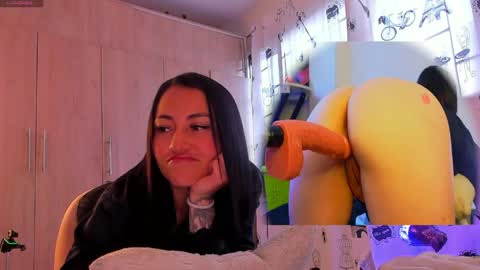  Karolin  online show from 04-12-26, 10:26