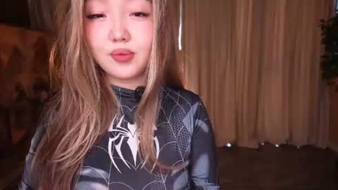 Snapshot of k_kimikooo chatting on 07-05-26, 04:07 Amely online show from 07-05-26, 04:07