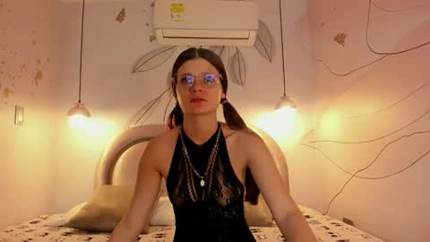 Snapshot of kaate_sweett chatting on 10-31-25, 11:55 kaate_sweett online show from 10-31-25, 11:55