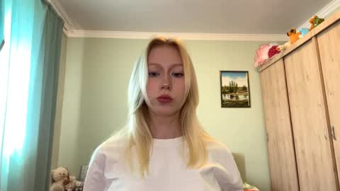 Snapshot of kacicasal chatting on 06-08-26, 12:05 Mia 1st day here online show from 06-08-26, 12:05