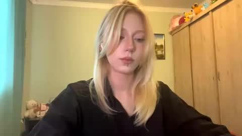Snapshot of kacicasal chatting on 06-29-26, 02:28 Mia 1st day here online show from 06-29-26, 02:28