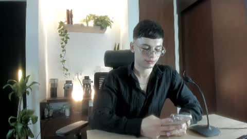 Snapshot of kael_stone1 chatting on 08-09-26, 11:37 Kael online show from 08-09-26, 11:37