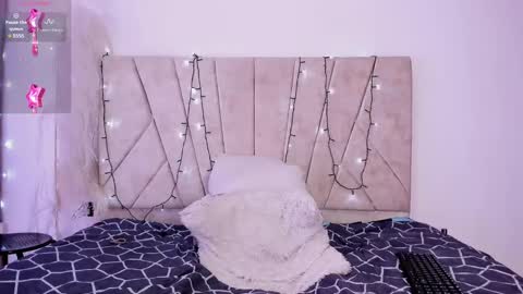 Snapshot of kaelaa18 chatting on 12-20-24, 01:43 Kaela online show from 12-20-24, 01:43