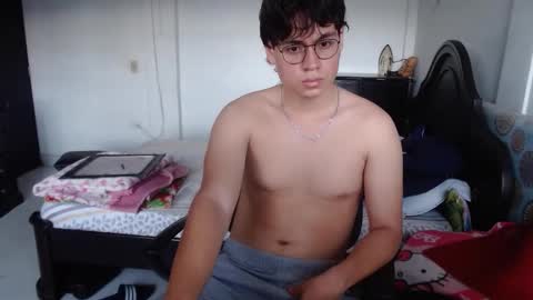 Snapshot of kafer_1022 chatting on 11-24-25, 08:19 kafer online show from 11-24-25, 08:19