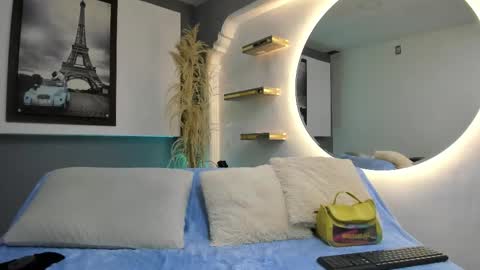 Antonella online show from 09-20-25, 10:05