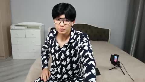 Kai Chicken online show from 12-19-25, 08:54