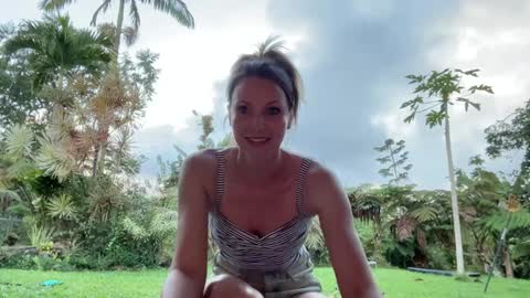 Snapshot of kaileeshy chatting on 03-12-25, 03:57 Kailee Smile online show from 03-12-25, 03:57