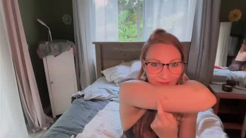 Snapshot of kaileeshy chatting on 05-13-26, 03:48 Kailee Smile online show from 05-13-26, 03:48