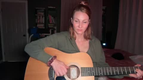 Snapshot of kaileeshy chatting on 05-15-26, 05:14 Kailee Smile online show from 05-15-26, 05:14