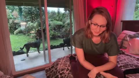 Snapshot of kaileeshy chatting on 05-18-26, 04:29 Kailee Smile online show from 05-18-26, 04:29