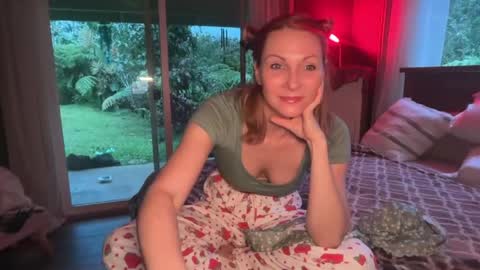 Snapshot of kaileeshy chatting on 05-20-26, 04:40 Kailee Smile online show from 05-20-26, 04:40