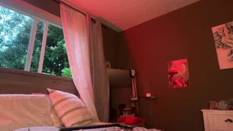 Snapshot of kaileeshy chatting on 05-22-26, 04:52 Kailee Smile online show from 05-22-26, 04:52