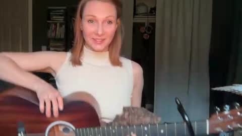 Snapshot of kaileeshy chatting on 06-17-26, 04:48 Kailee Smile online show from 06-17-26, 04:48