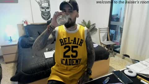 Snapshot of kaiser679 chatting on 02-21-25, 03:01 kaiser679 online show from 02-21-25, 03:01